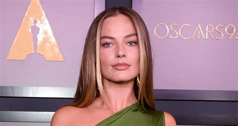 margot robbie babylon boobs|Margot Robbie Admits Shes Still Confused That Babylon Flopped